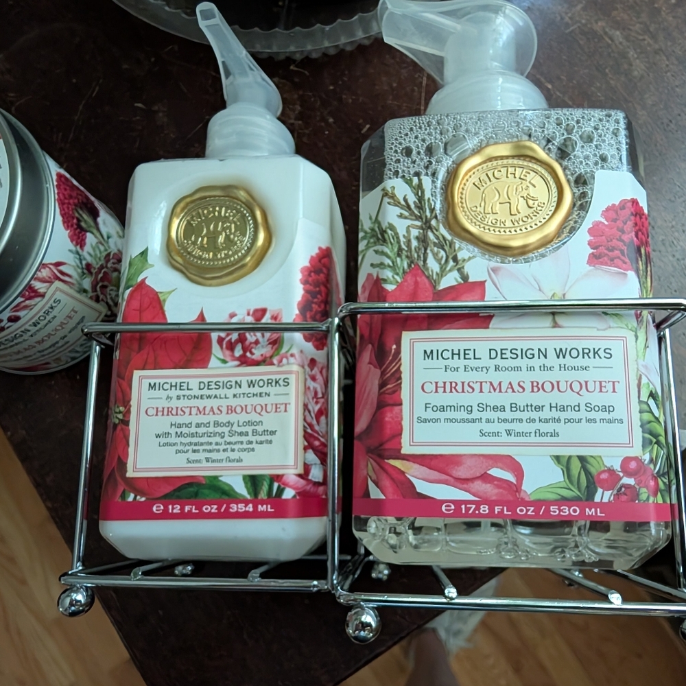 Christmas Beauty Set - Picture 2 of 5